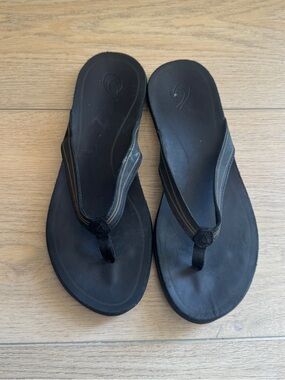 OluKai AUKAI Flip Flop Thong Sandals Black Leather US WOMENS SIZE 9